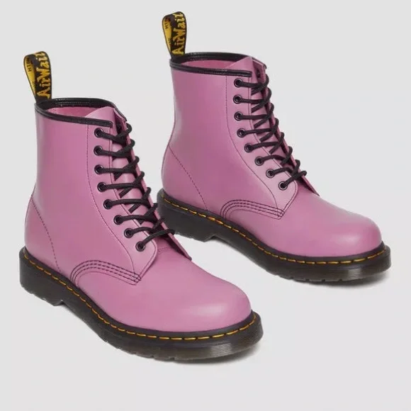 NWT 1460 8 EYE DR. MARTENS MUTED PURPLE SMOOTH LEATHER BOOTS 9